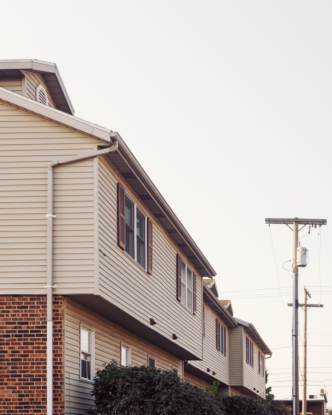Home exterior finished with vinyl siding in the Little Rock area